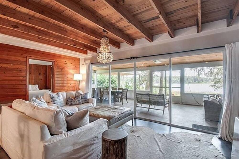Photo of Livingroom in Silver Springs