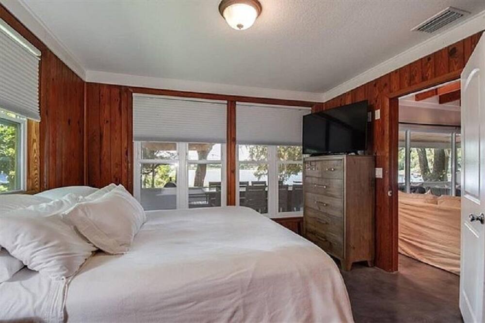 Photo of Bedroom in Silver Springs
