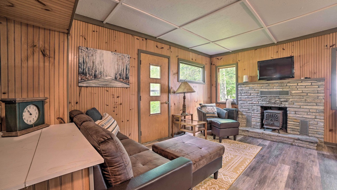 Photo of Livingroom in Cheboygan County