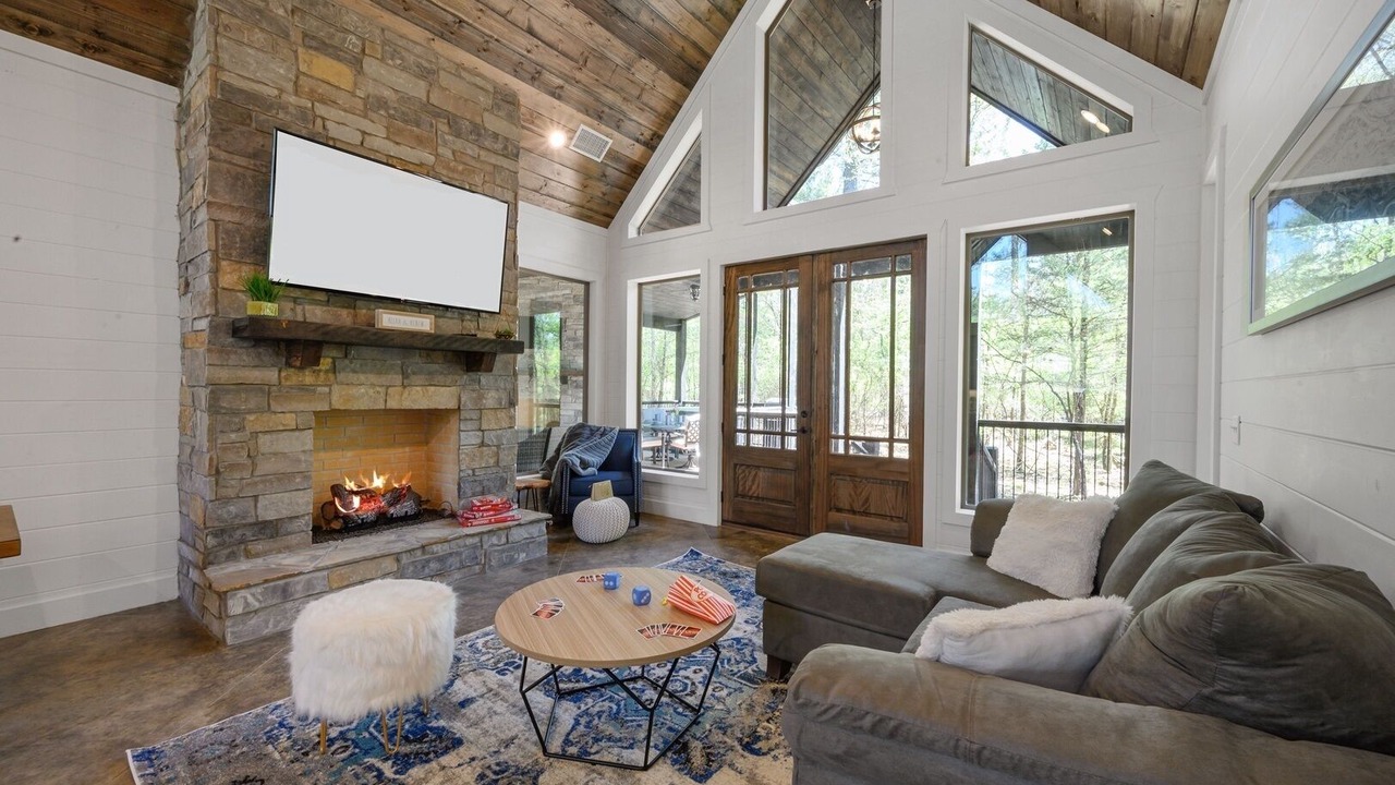 Photo of Livingroom in Hochatown