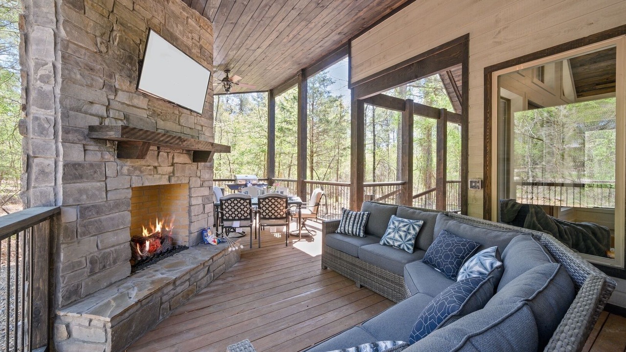 Photo of Livingroom in Hochatown
