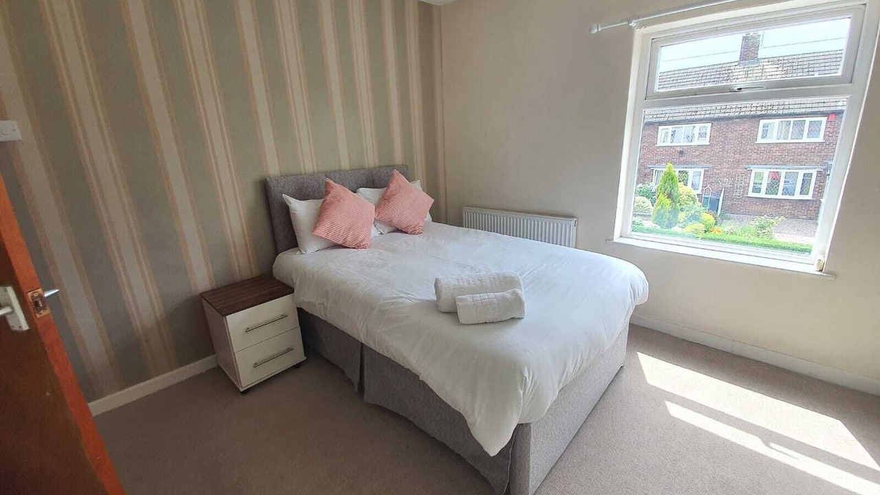 Photo of Others in Alsagers Bank