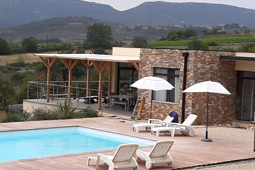 Photo of Outdoor in Saint-Julien-les-Rosiers