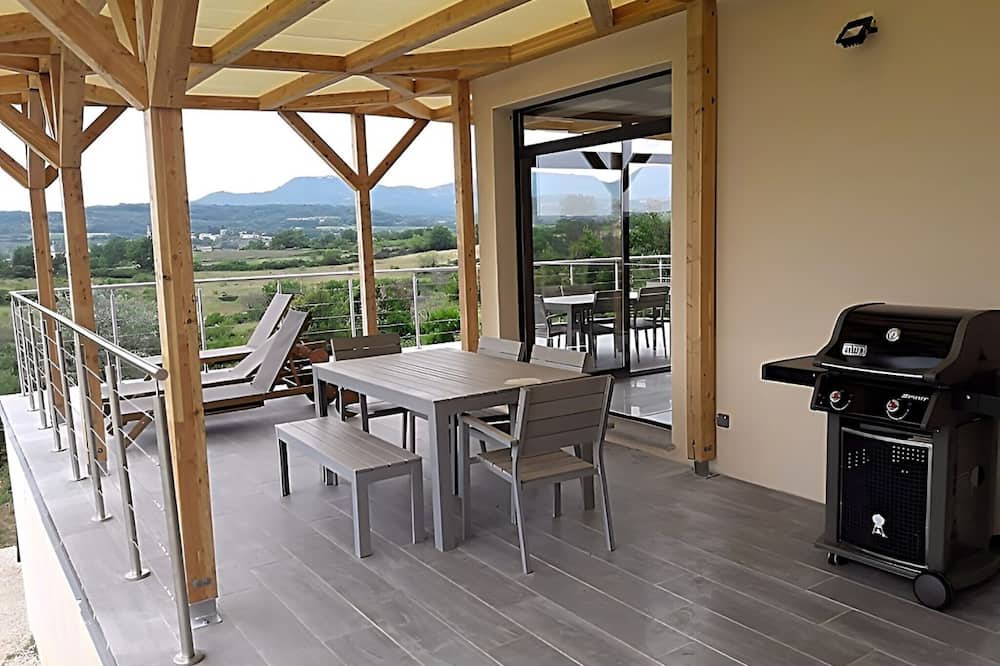 Photo of Patio Balcony in Saint-Julien-les-Rosiers