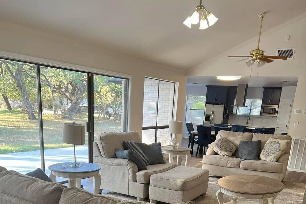 Photo of Livingroom in Bulverde