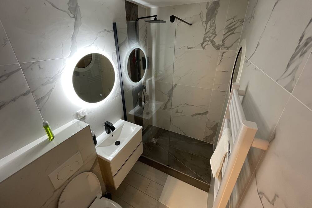 Photo of Bathroom in Sassenage