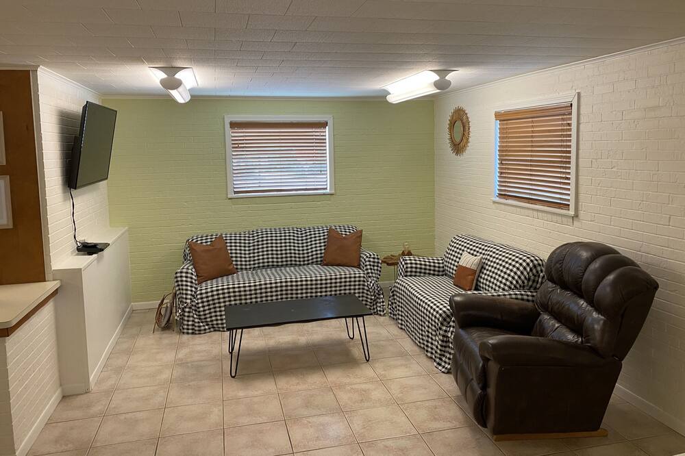 Photo of Livingroom in Woodville