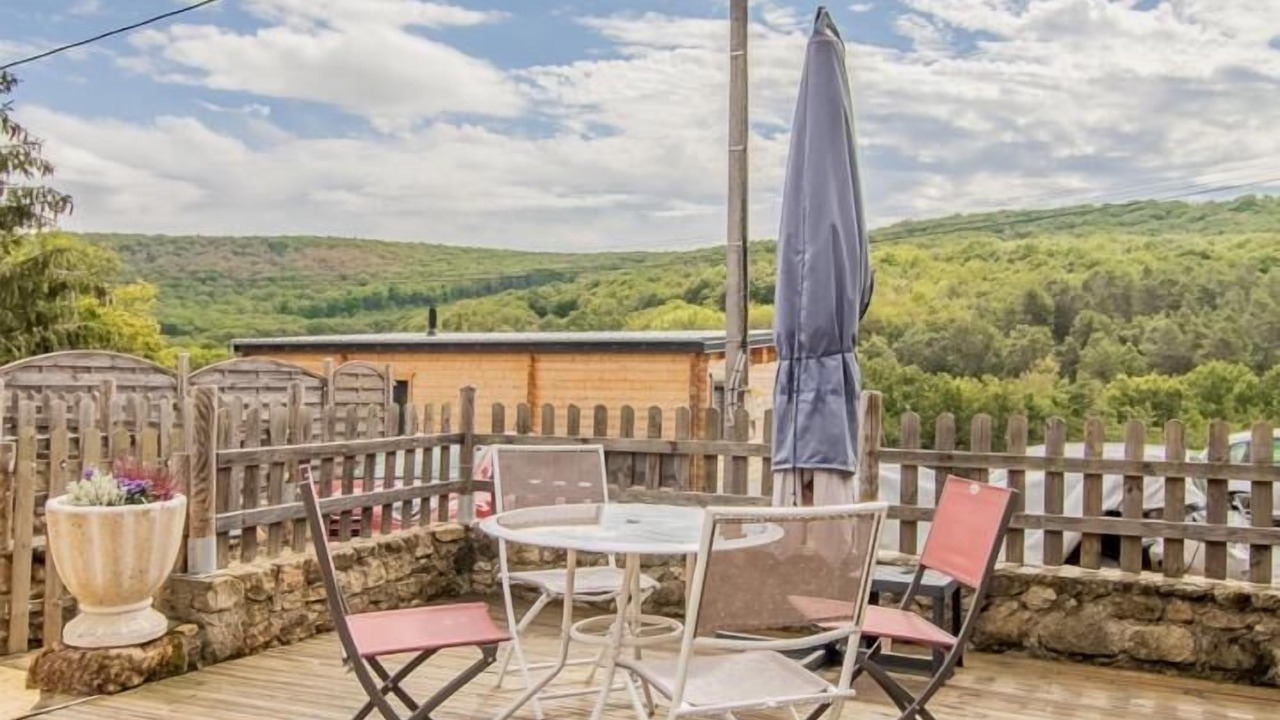 Photo of Patio Balcony in Curgy