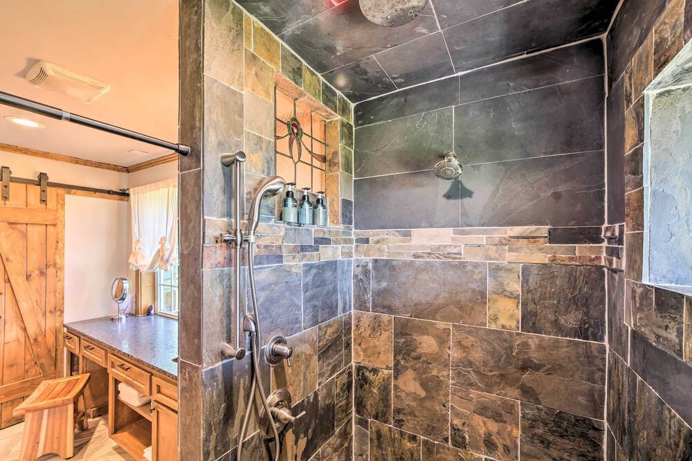 Photo of Bedroom in Sand Springs