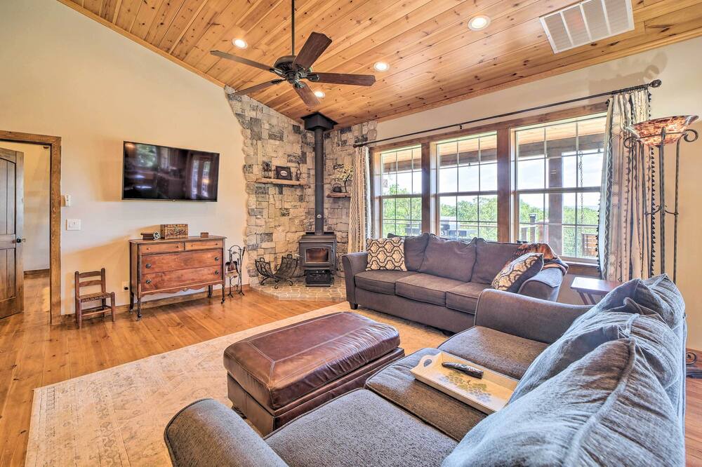Photo of Bedroom in Sand Springs