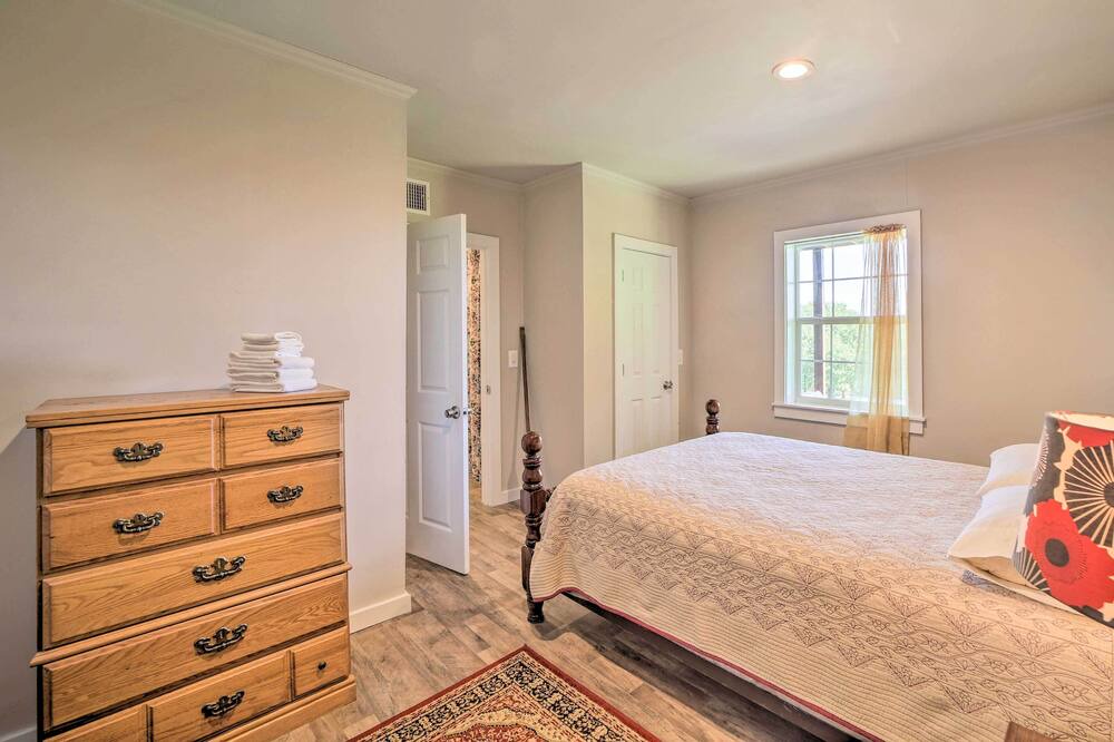 Photo of Bedroom in Sand Springs