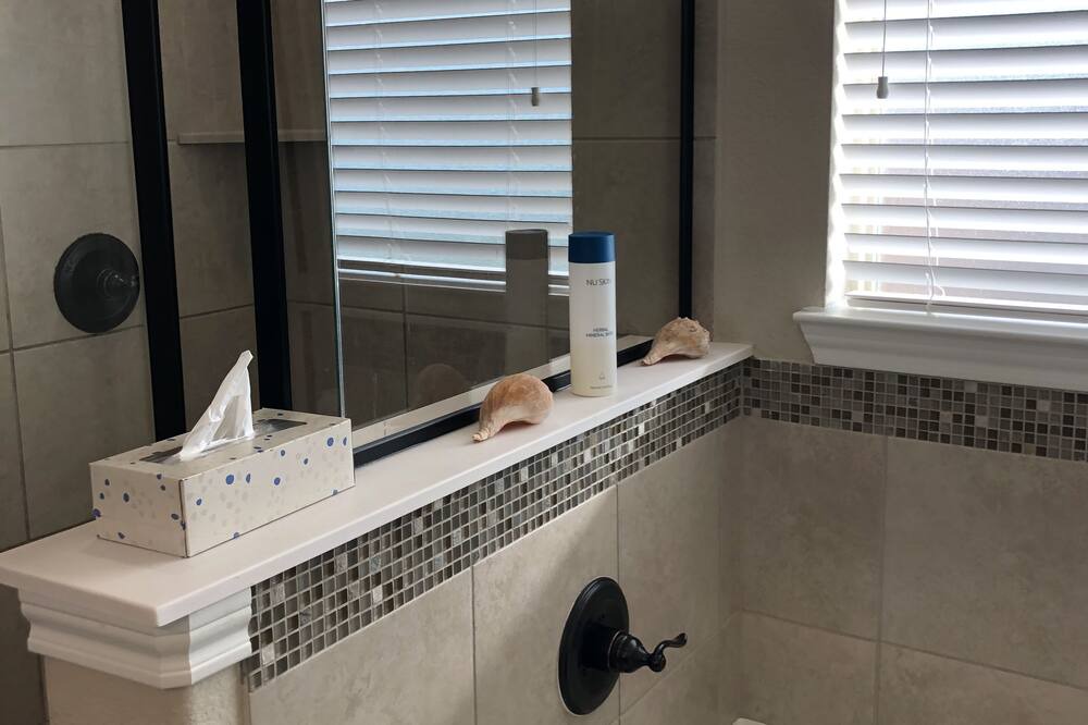 Photo of Bathroom in Red Oak