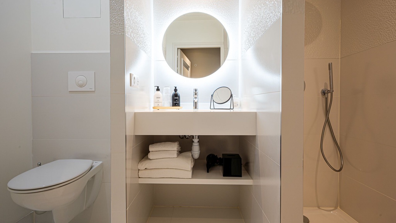 Photo of Bathroom in Enclos