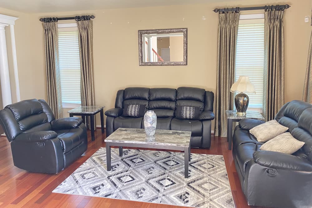 Photo of Livingroom in Williamstown