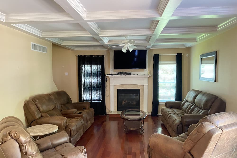 Photo of Livingroom in Williamstown