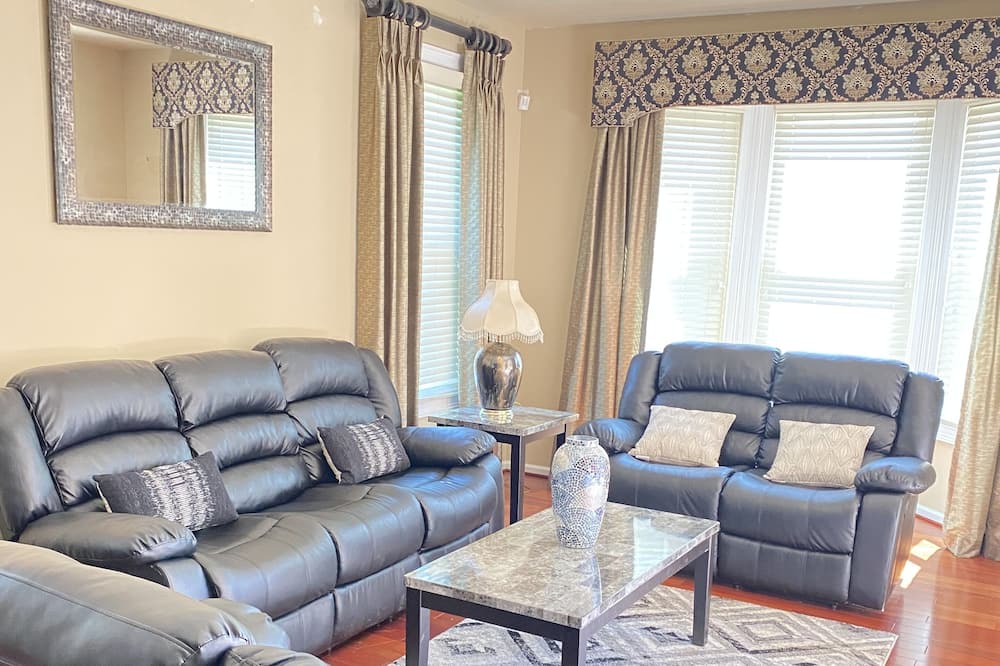 Photo of Livingroom in Williamstown