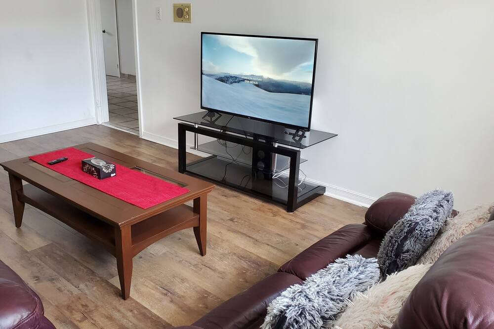 Photo of Livingroom in Saint-Leonard