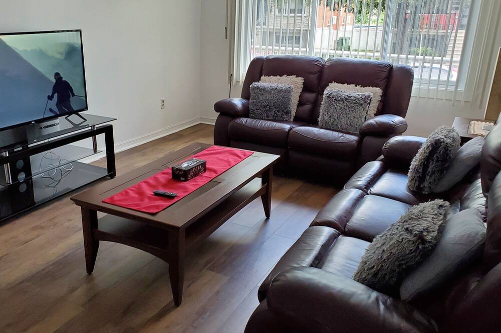 Photo of Livingroom in Saint-Leonard