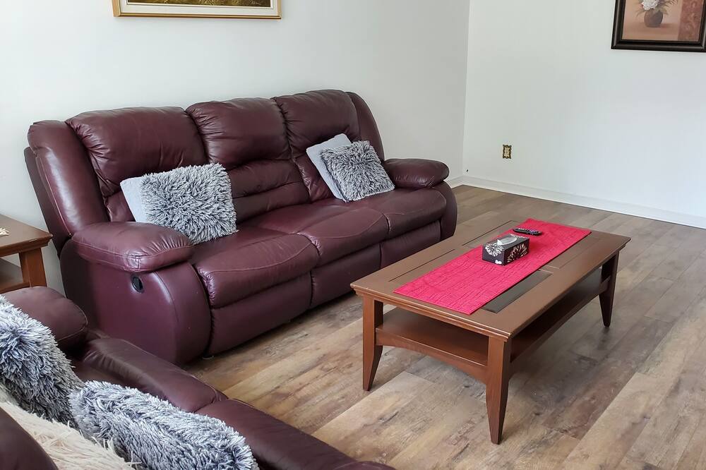 Photo of Livingroom in Saint-Leonard
