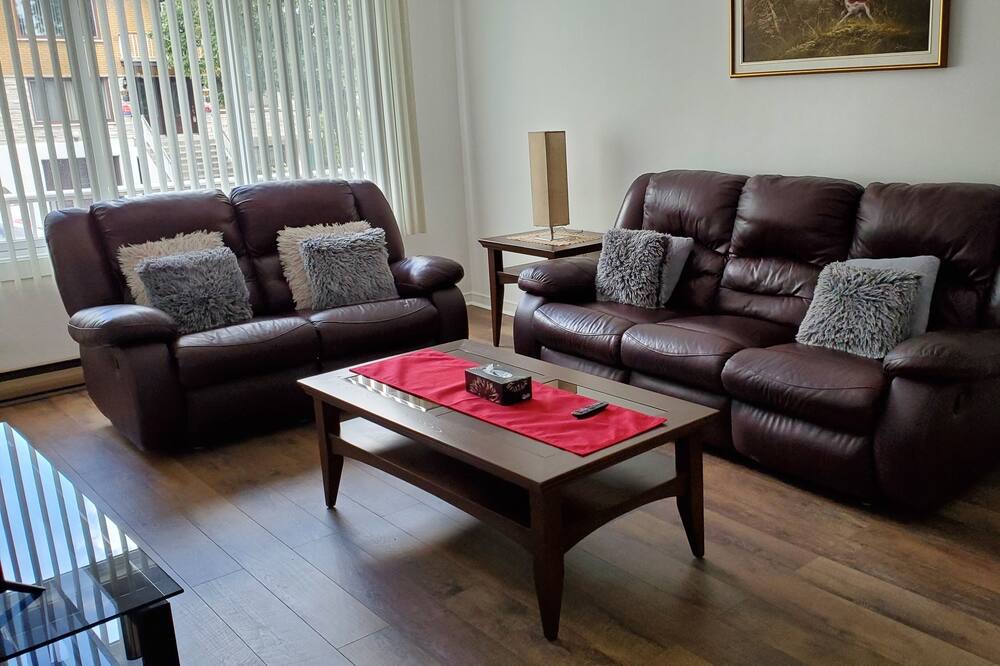 Photo of Livingroom in Saint-Leonard