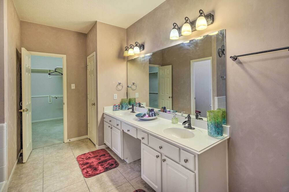 Photo of Bathroom in Atascocita
