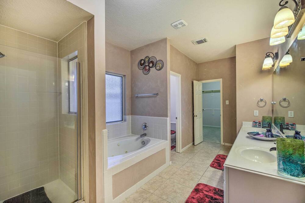 Photo of Bathroom in Atascocita
