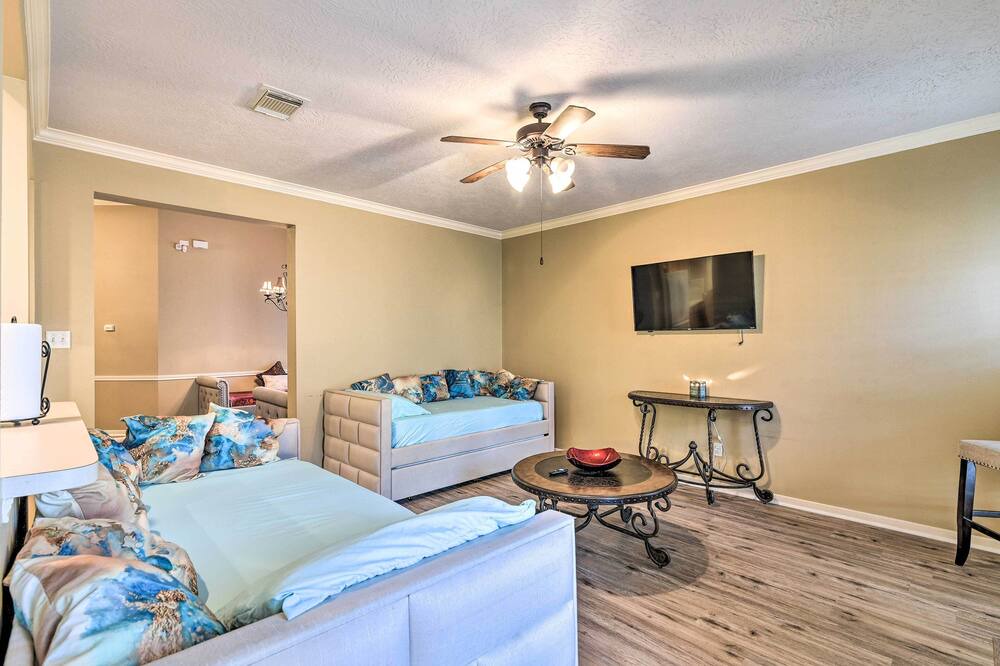 Photo of Livingroom in Atascocita