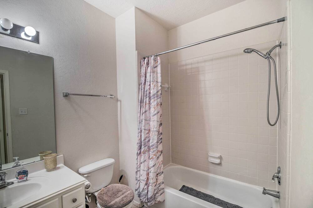 Photo of Bathroom in Atascocita