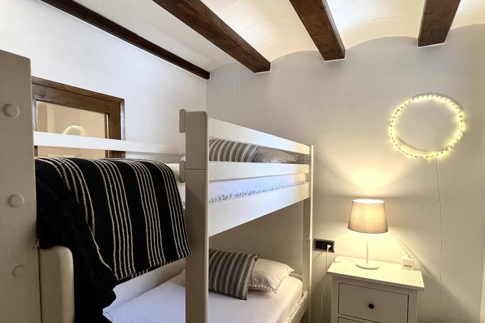 Photo of Bedroom in Sort