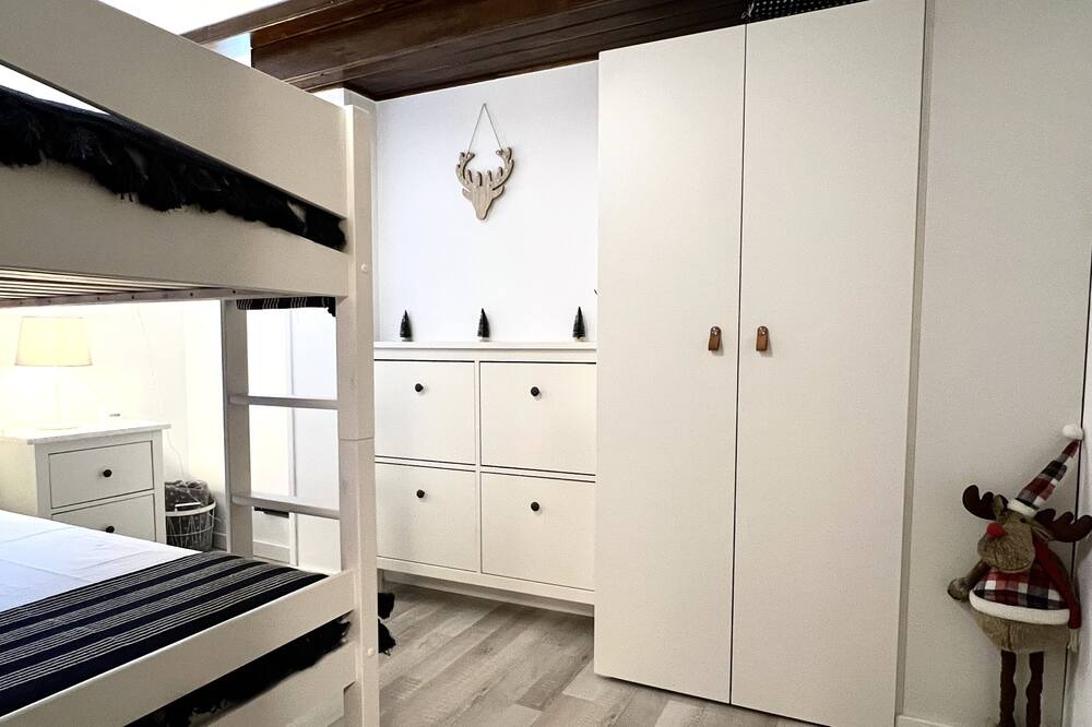 Photo of Bedroom in Sort