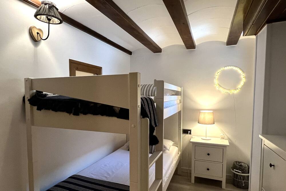 Photo of Bedroom in Sort