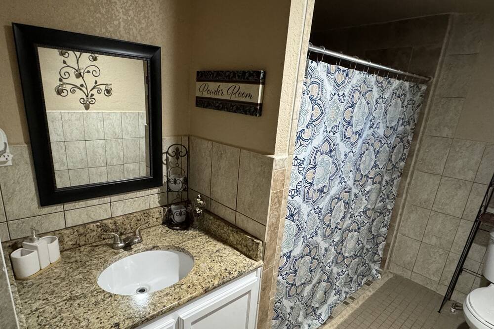 Photo of Bathroom in Eagle Pass