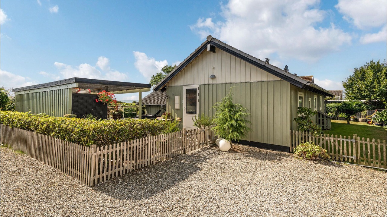 Photo of Others in Næs