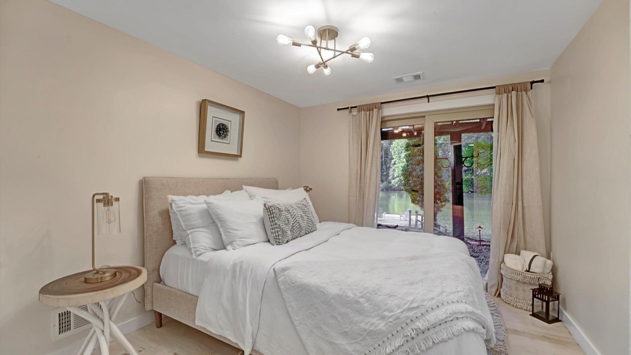 Photo of Bedroom in Johnsonburg