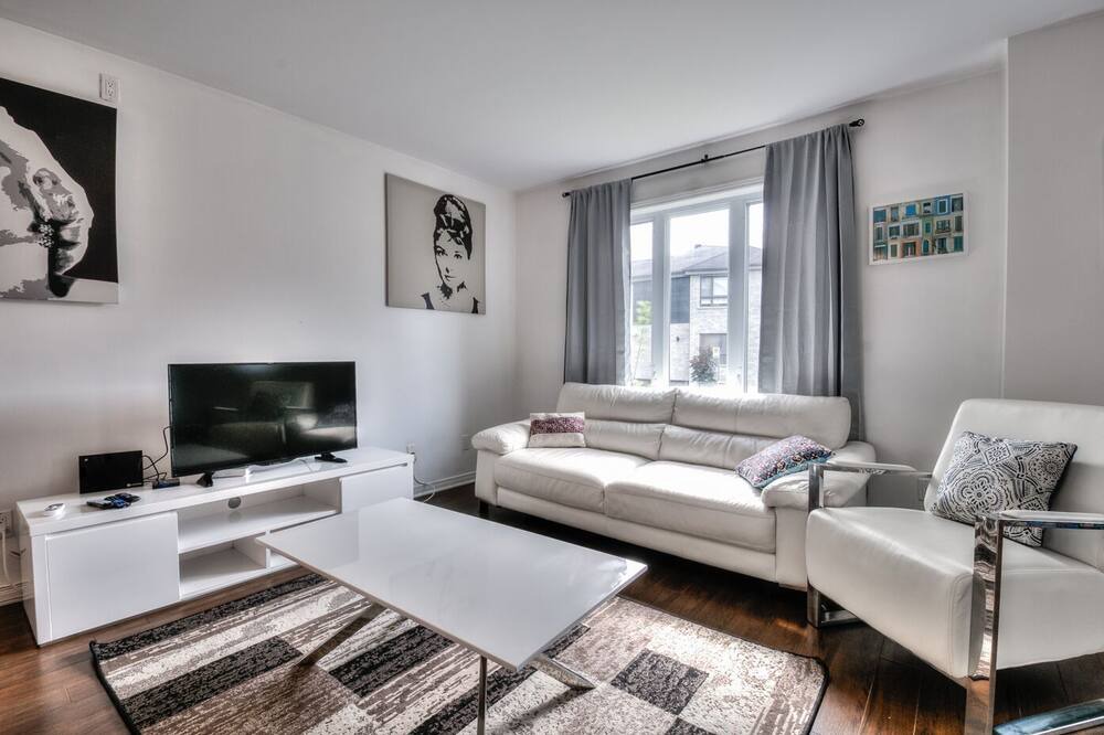 Photo of Livingroom in Brossard