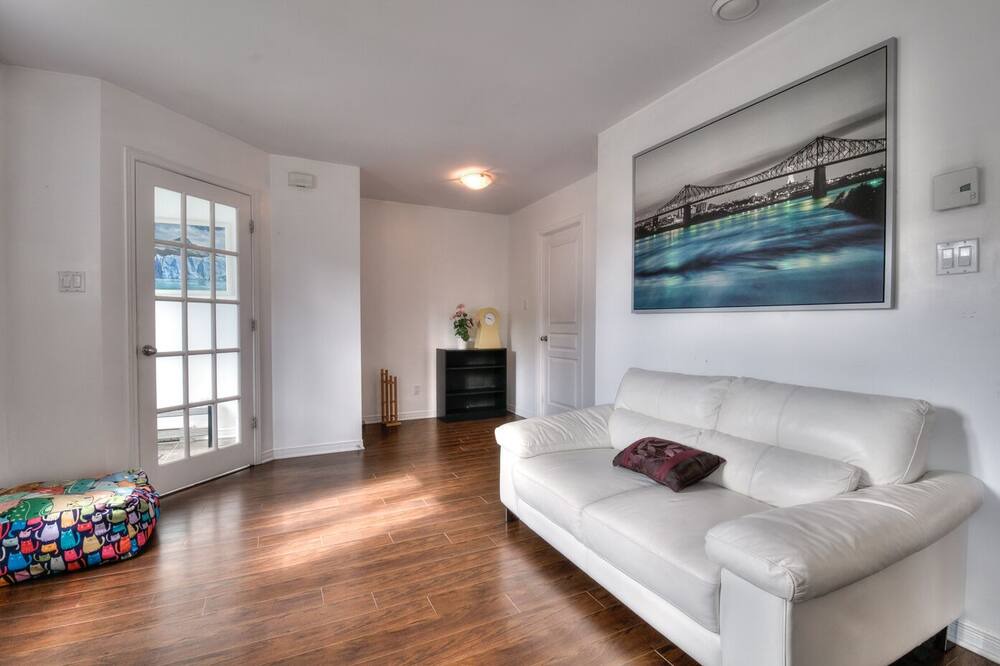 Photo of Livingroom in Brossard