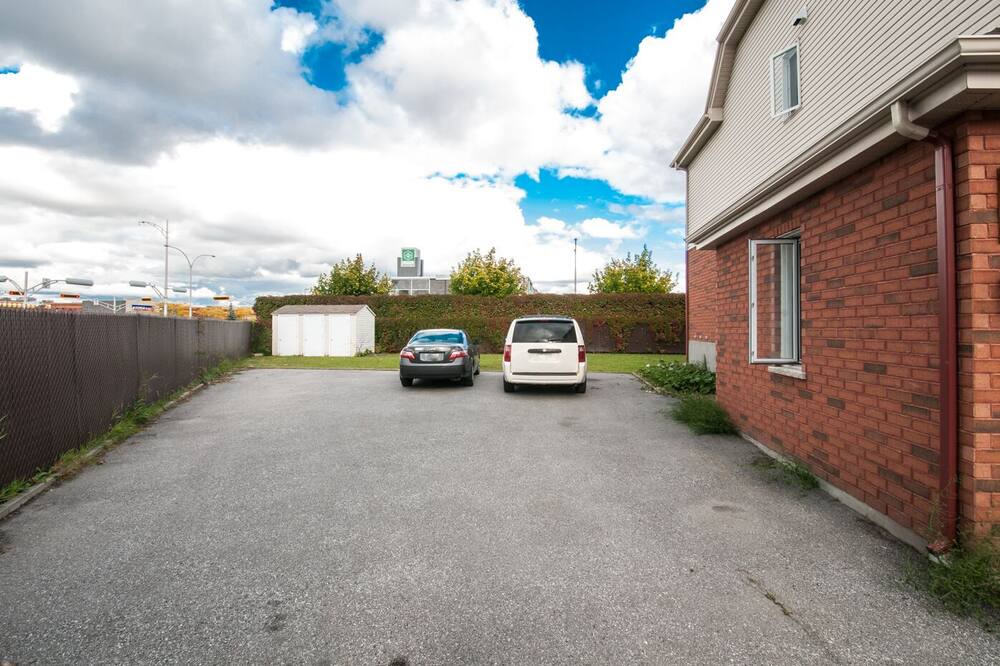 Photo of Others in Brossard
