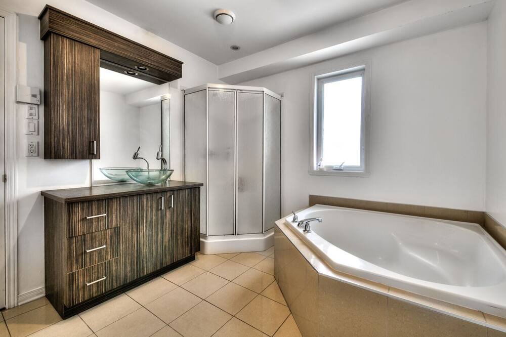 Photo of Bathroom in Brossard
