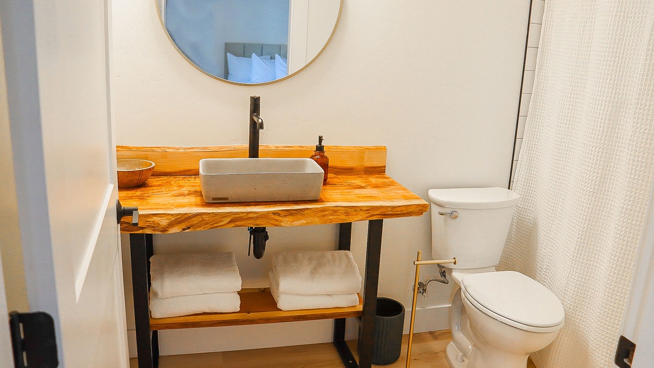 Photo of Bathroom in Gold Beach