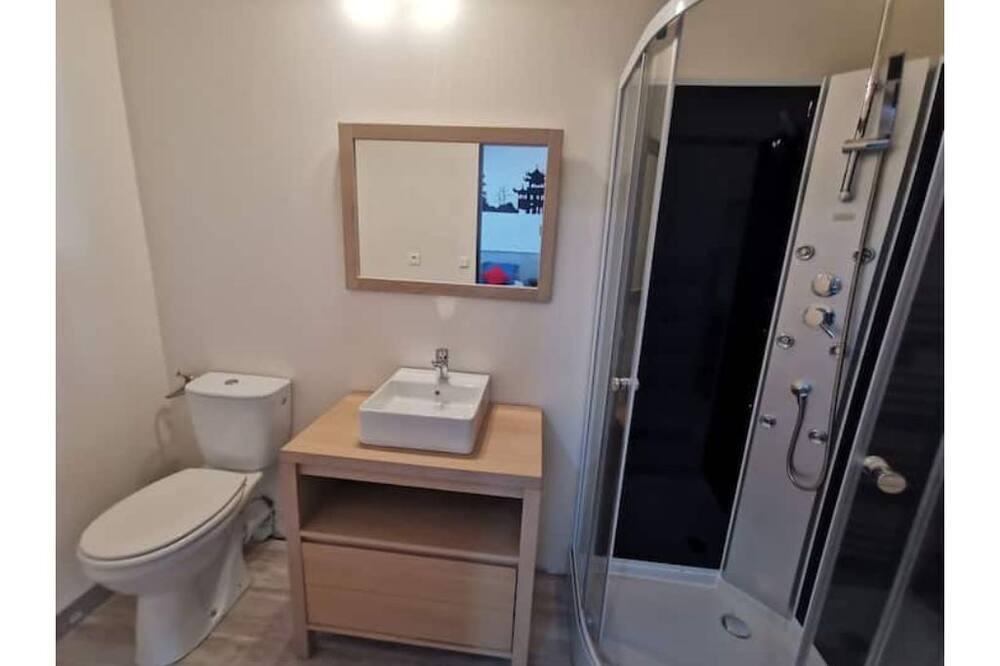 Photo of Bathroom in Auzay