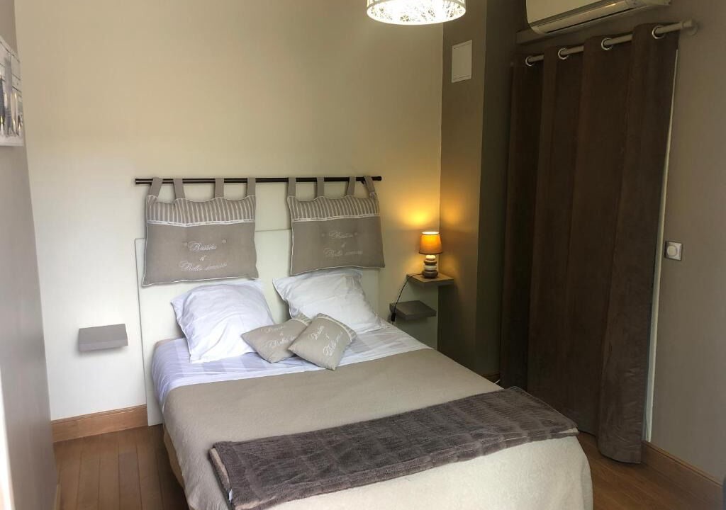 Photo of Bedroom in Melun