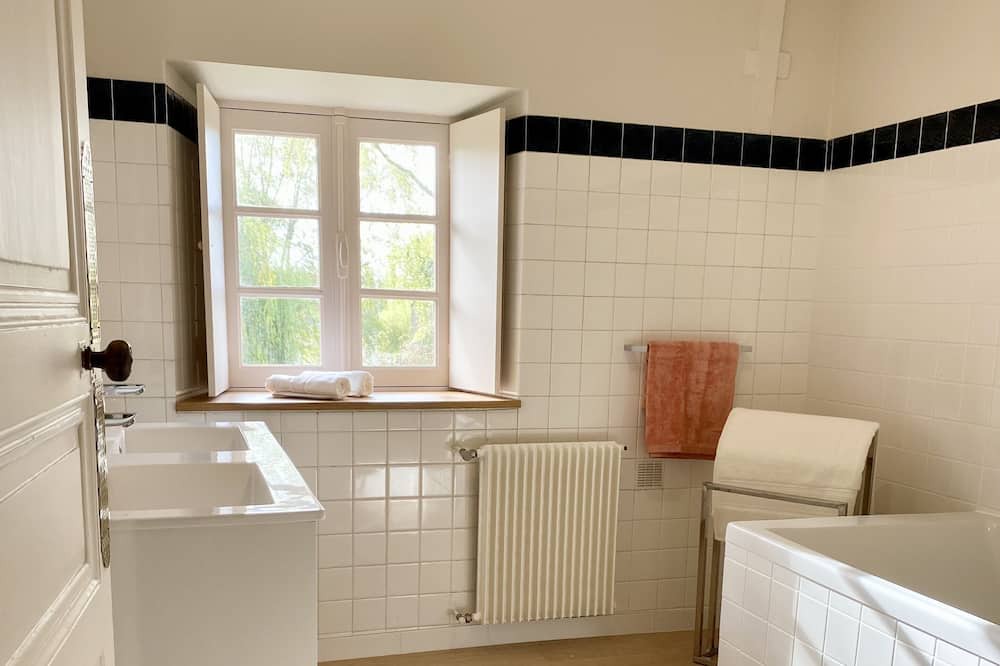 Photo of Bathroom in Broons