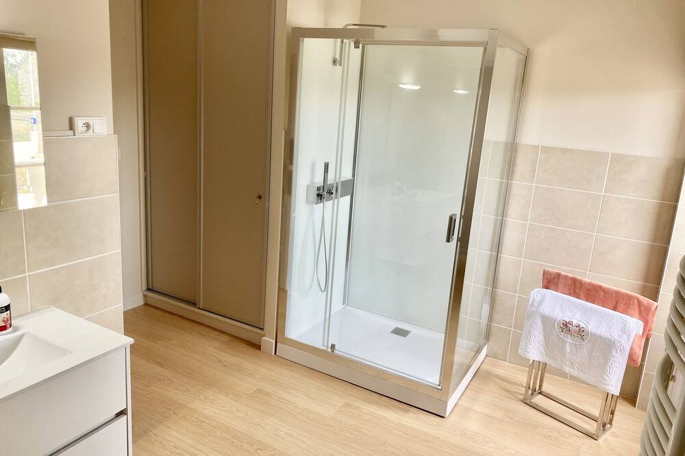 Photo of Bathroom in Broons