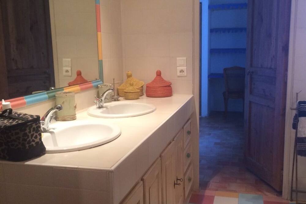 Photo of Bathroom in Poussan