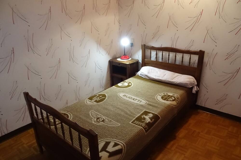 Photo of Bedroom in Recoules-Previnquieres