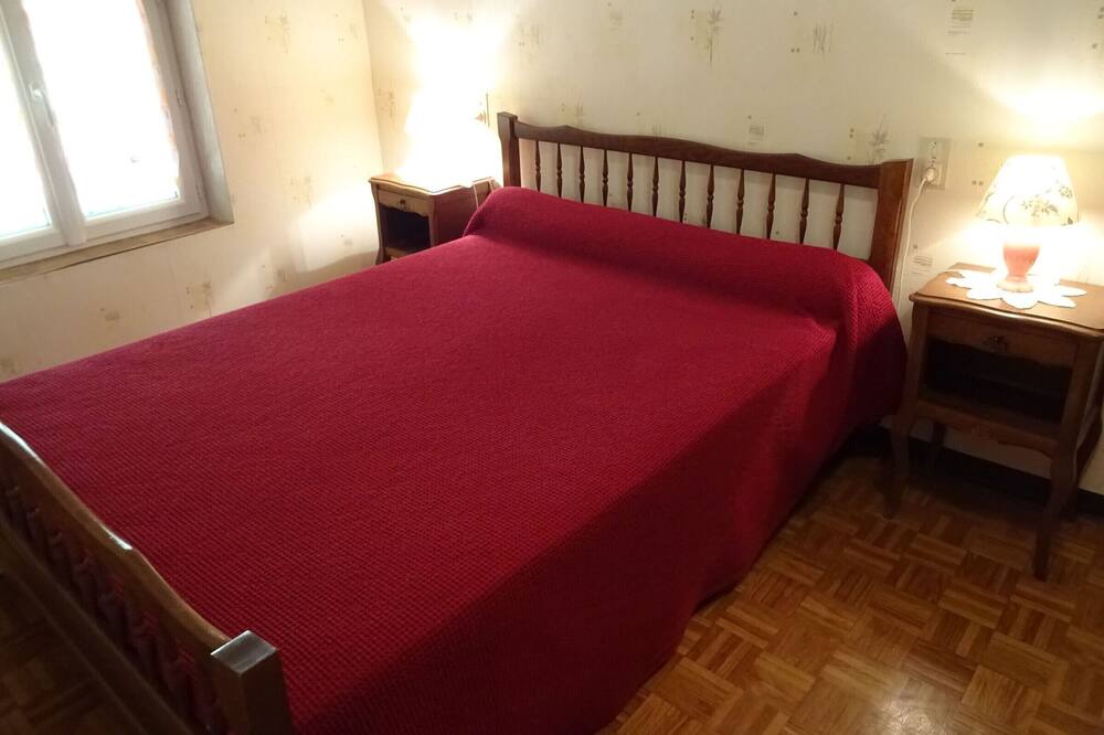 Photo of Bedroom in Recoules-Previnquieres