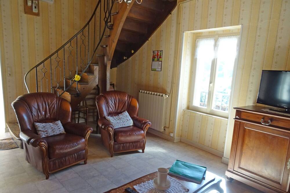 Photo of Livingroom in Recoules-Previnquieres