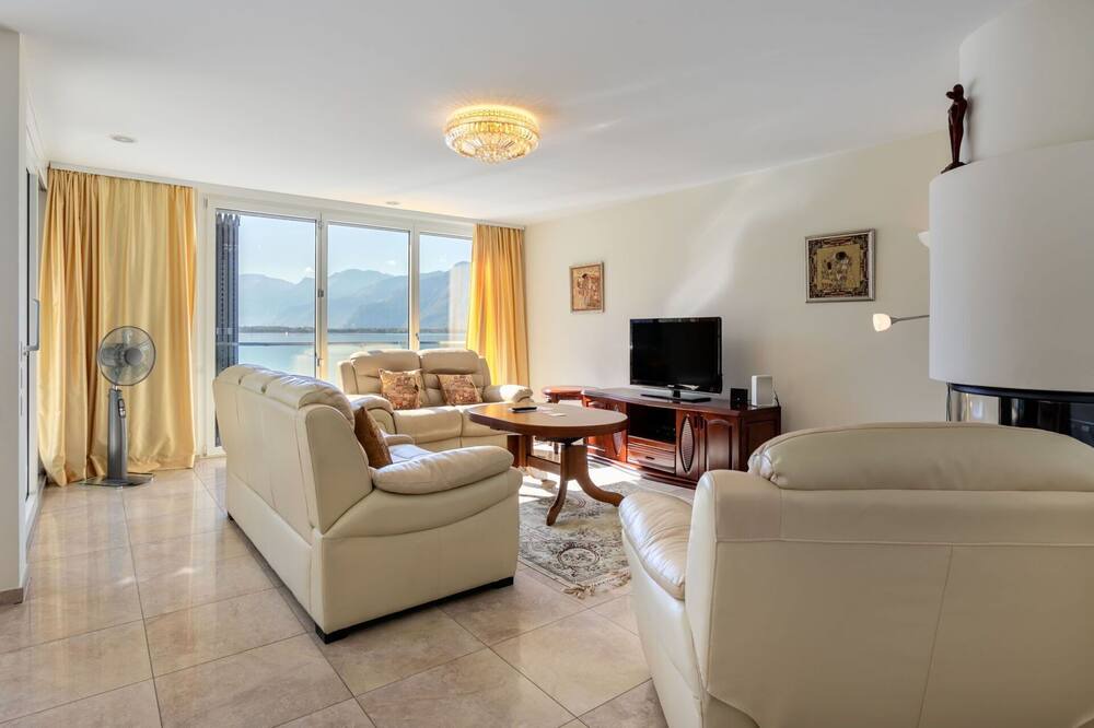 Photo of Bedroom in Montreux City Centre