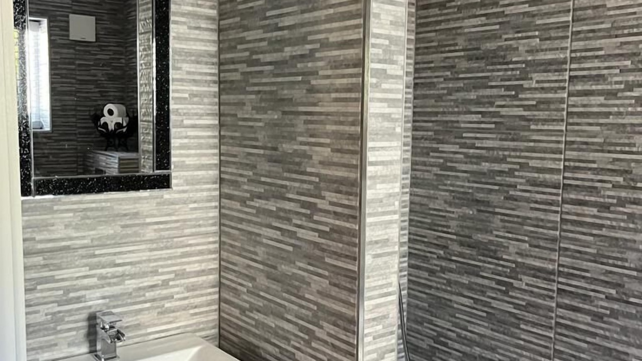 Photo of Bathroom in Lydden