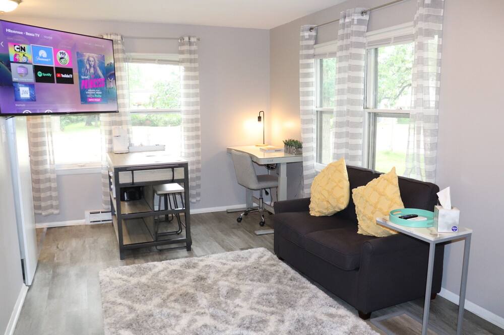 Photo of Livingroom in Oswego